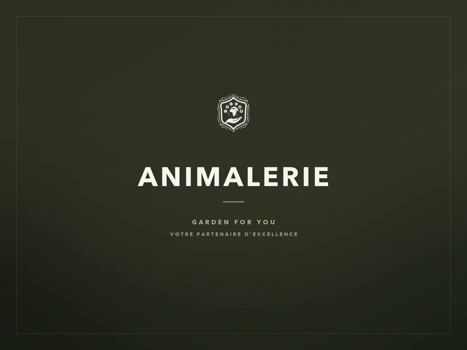Espace extérieur aménagé pour les animaux : enclos, abri et sol drainant
